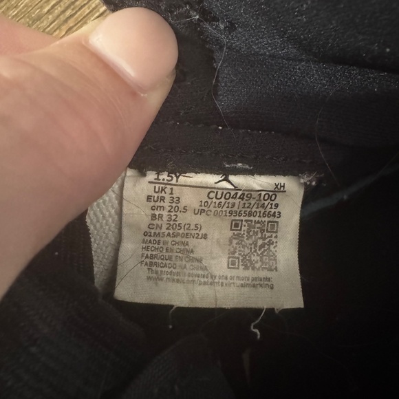 Nike Jordan 1 Retro Hightop - Picture 5 of 5